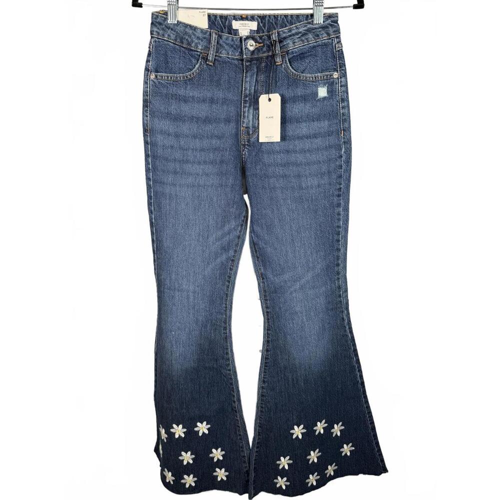 NWT Forever 21 Women's Flare Jeans with Embroidered Daisy Detail Size 27